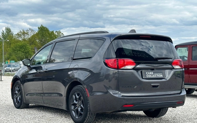 Chrysler Pacifica cena 129900 przebieg: 123703, rok produkcji 2018 z Kwidzyn małe 232